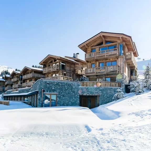 Bright Mountain Chalet With Ski Access - Image 1