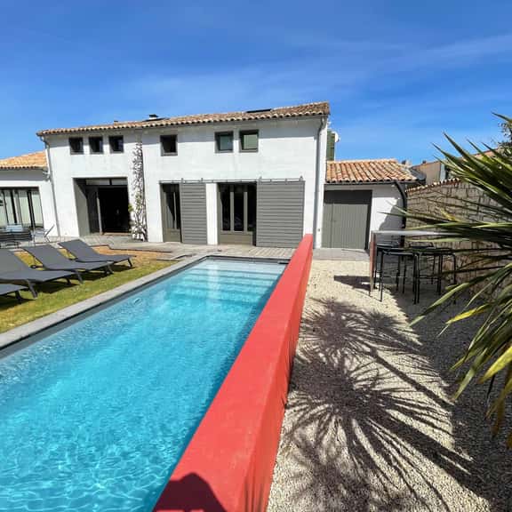 Central Île De Ré Pool Retreat - Image 1
