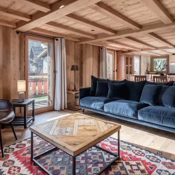 Charming Alpine Apartment Near Ski Slopes - Image 1
