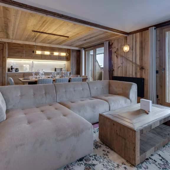 Comfortable Ski Apartment With Scenic Views - Image 1