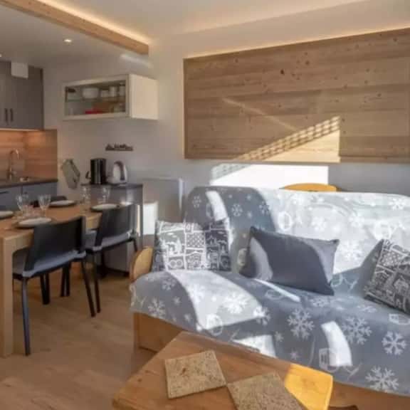 Comfortable Ski Apartment With Two Bedrooms - Image 1