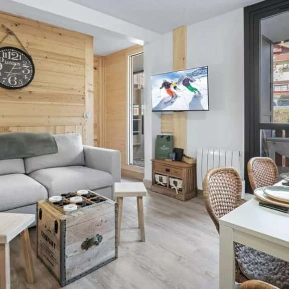 Cozy Mountain Apartment Steps From Ski Slopes - Image 1