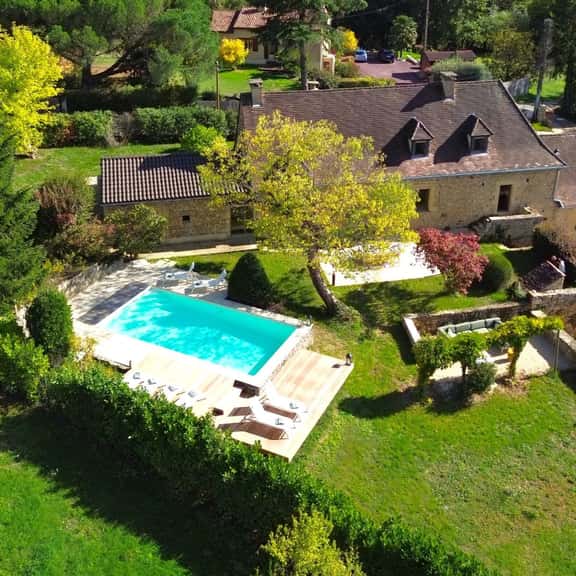 Elegant Loft Style House with Pool - Image 1