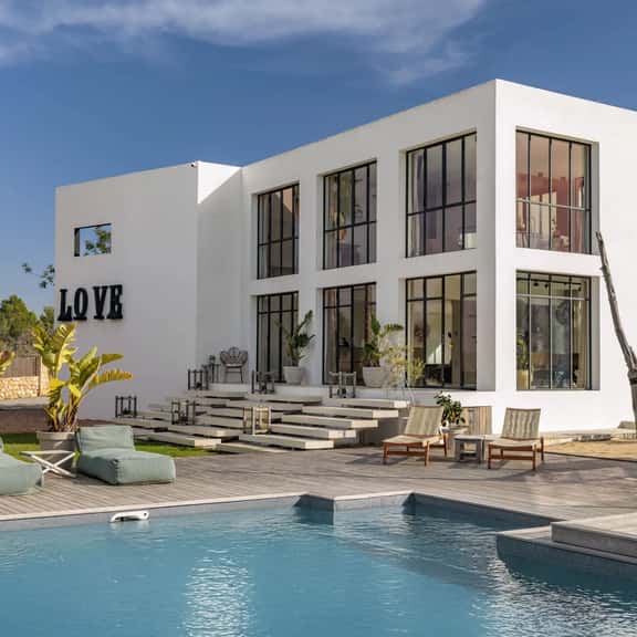 Light Filled Ibiza Retreat With Pool - Image 1