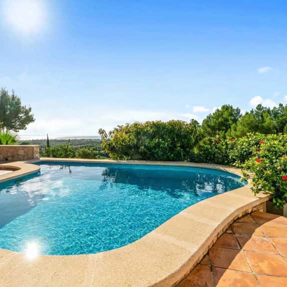 Luxury Golf View Villa With Pool - Image 1