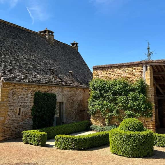 Luxury Stone Houses in Golden Triangle - Image 1