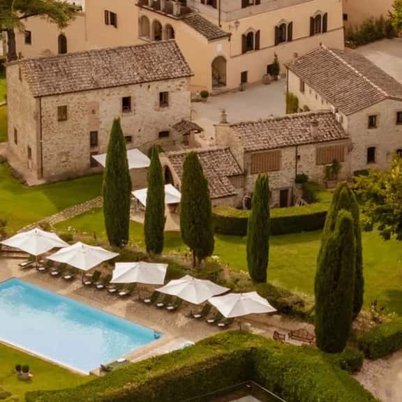 Luxury Tuscan Escape With Pool Views - Image 1