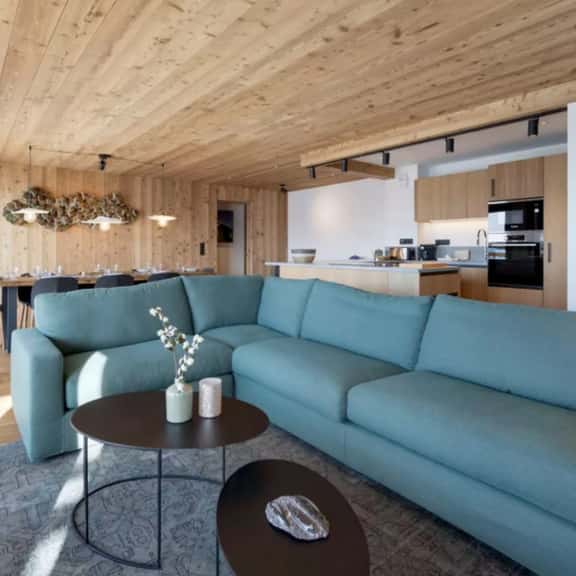 Modern Alpine Stay With Beautiful Views - Image 1