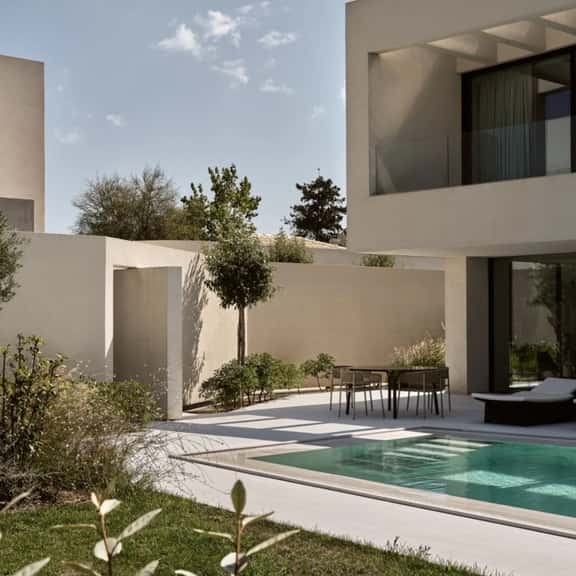 Modern Beachfront Escape with Infinity Pool - Image 1