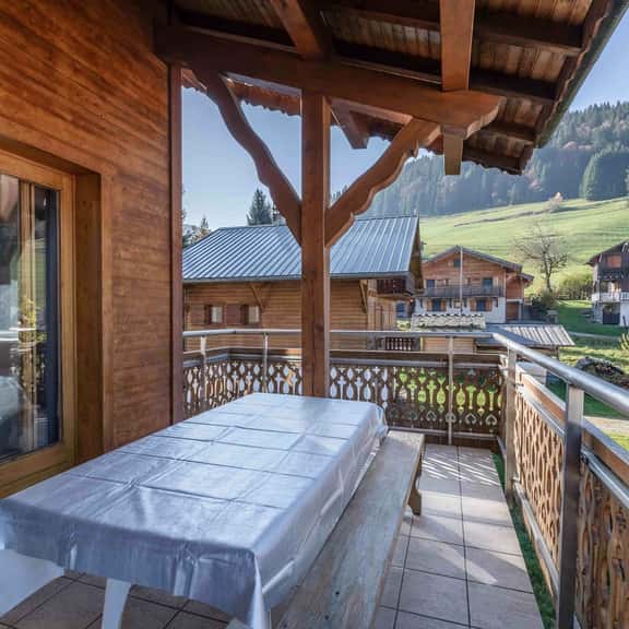 Mountain Apartment With Sunny Terrace Views - Image 1