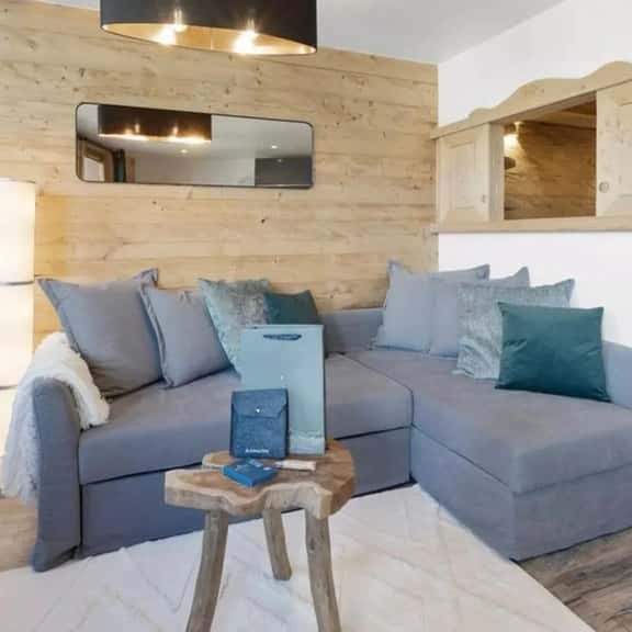 Ski Apartment With Mountain View Balcony - Image 1