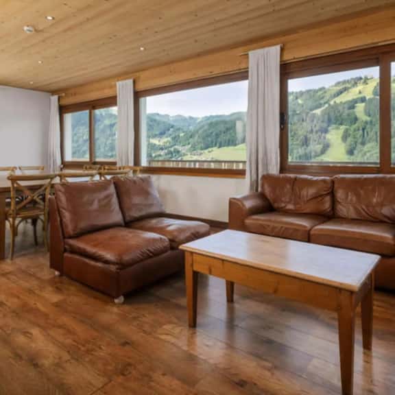Spacious Chalet Near Morzine Ski Area - Image 1