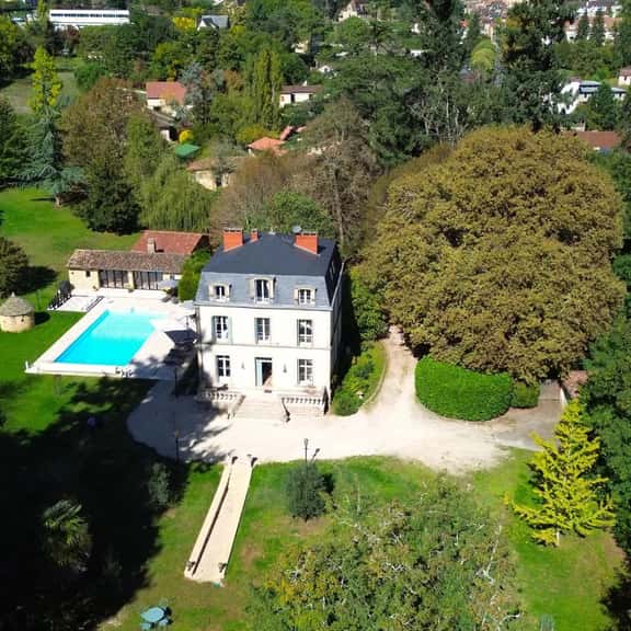 Spacious Périgord House With Pool Access - Image 1