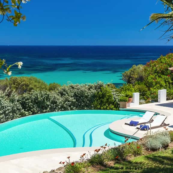 Beachfront Villa With Pool & Large Grounds - Image 1
