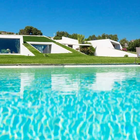 DESIGNER VILLA IN COSTA SMERALDA LOCATION - Image 1
