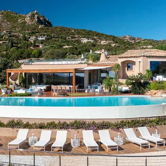 Luxury Retreat With Spectacular Sea Views - Image 1
