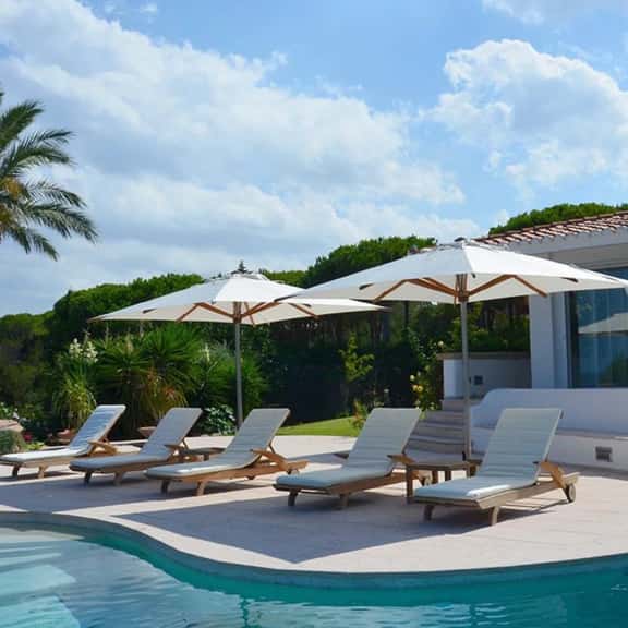 Coastal Luxury Retreat With Expansive Grounds - Image 1