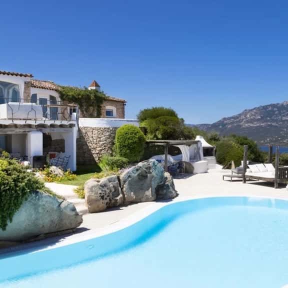 Coastal Luxury Mansion With Private Pool and Sauna - Image 1