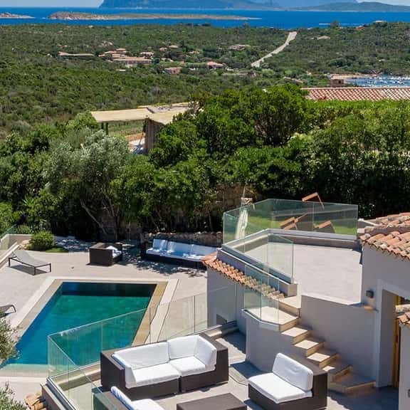 Modern Luxury Villa with Pool & Panoramic Verandas - Image 1
