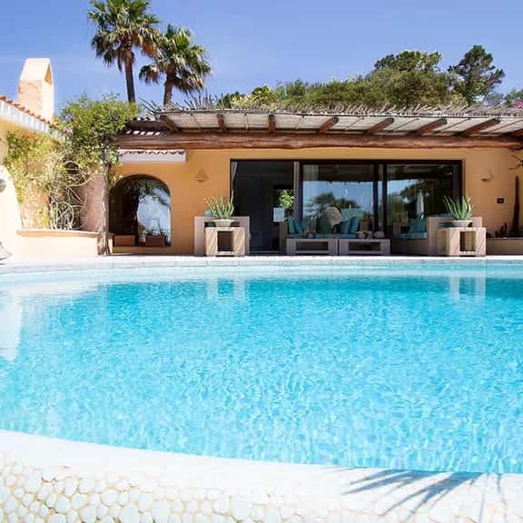 Beachfront Villa with Direct Sea Access & Gardens - Image 1