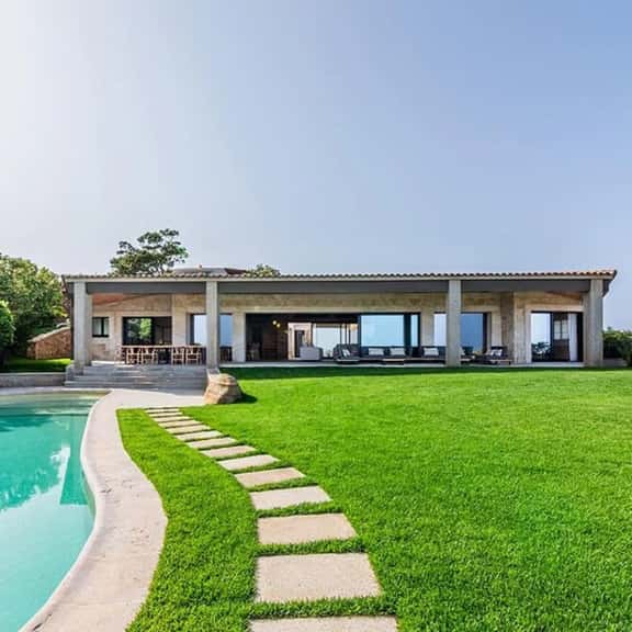 Minimalist Villa With Stunning Sea Views - Image 1