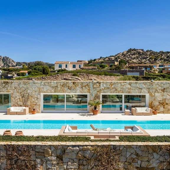 Exclusive Villa With Pool and Island Views - Image 1