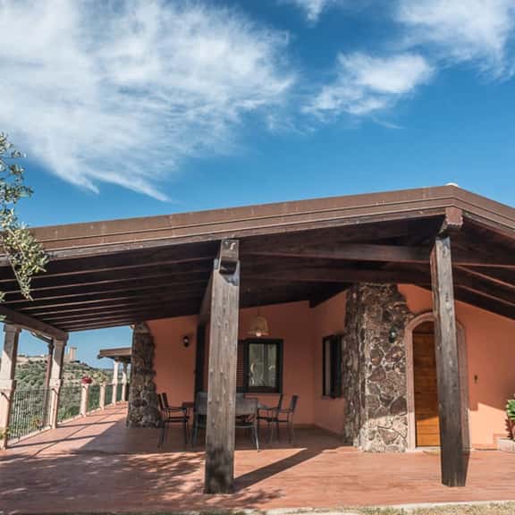 Peaceful Estate With Sea and Countryside Views - Image 1