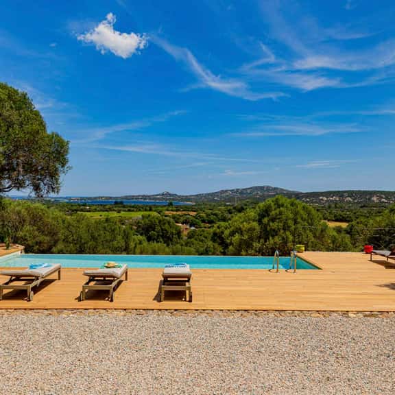 Coastal Retreat Between Porto Resorts - Image 1