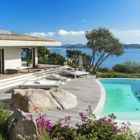 Stylish Seaside Living With Infinity Pool - Image 1
