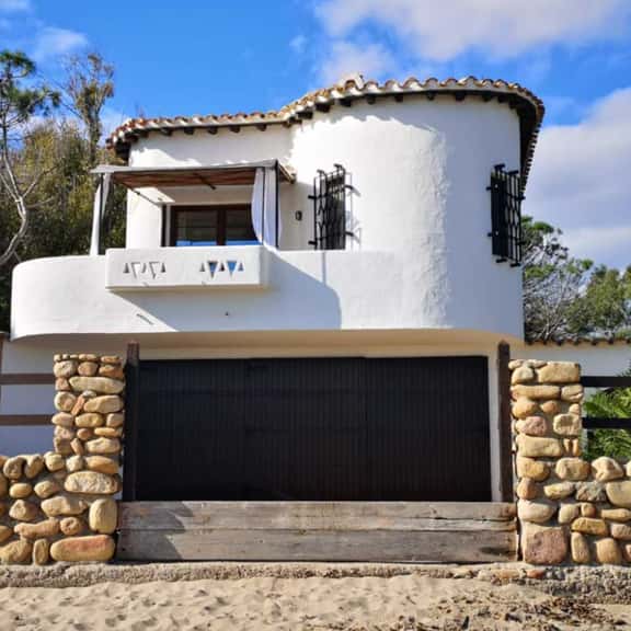 Beachfront Nora Villa With Sea Views - Image 1