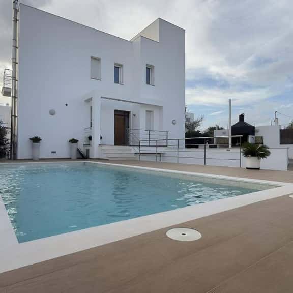 Private 6-Bedroom Villa with Pool - Image 1