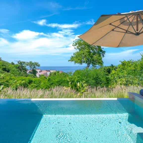 Contemporary Oceanview Retreat in Iyari Estates - Image 1