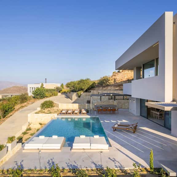 Luxury Sea View Retreat with Private Pool, Gym - Image 1