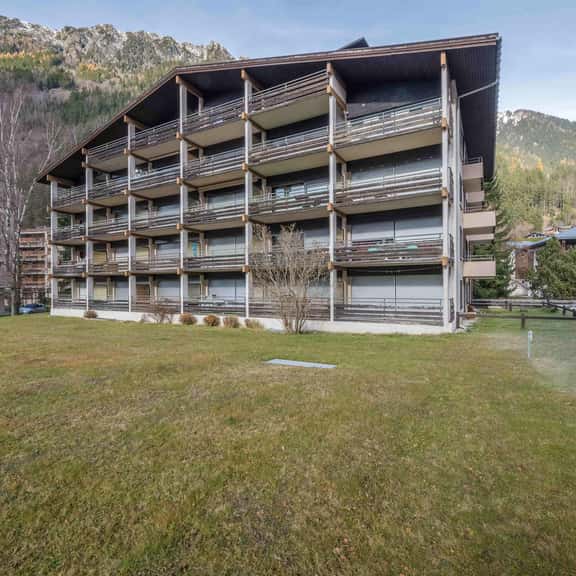 Alpine Getaway With Covered Scenic Terrace - Image 1