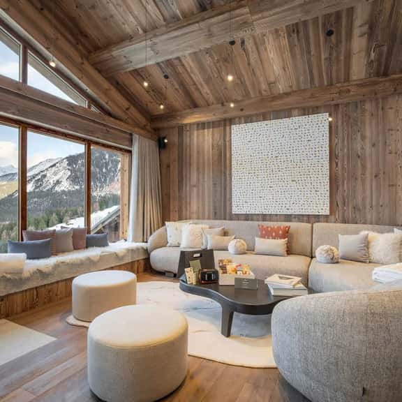 Warm Family Chalet Near Ski Slopes - Image 1