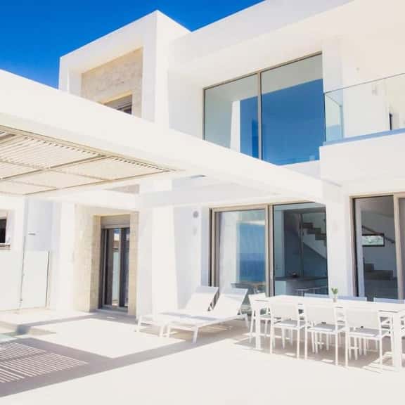 Contemporary Hillside Villa with Private Pool - Image 1