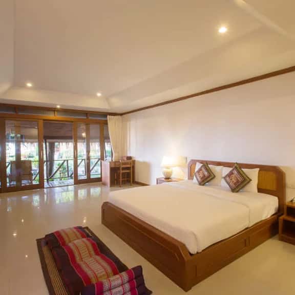 Elegant tropical sea-view sanctuary - Image 1