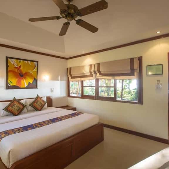 Refined Sea-view Tropical Bungalow - Image 1