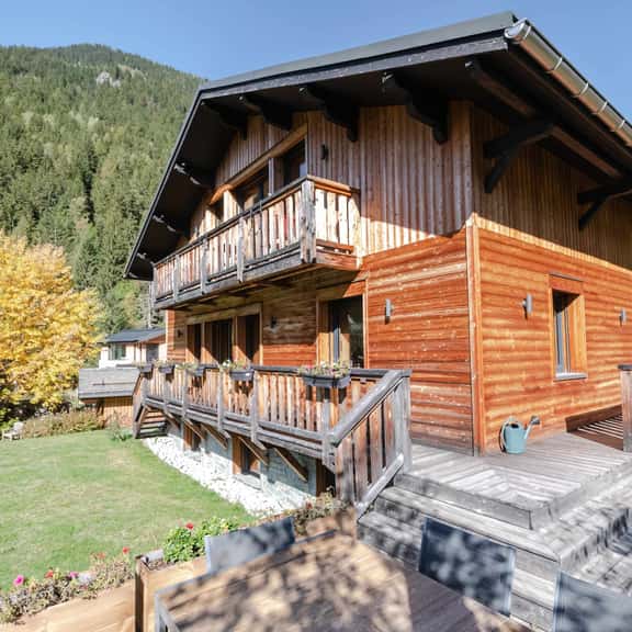 Modern Alpine Retreat Near Ski Slopes - Image 1