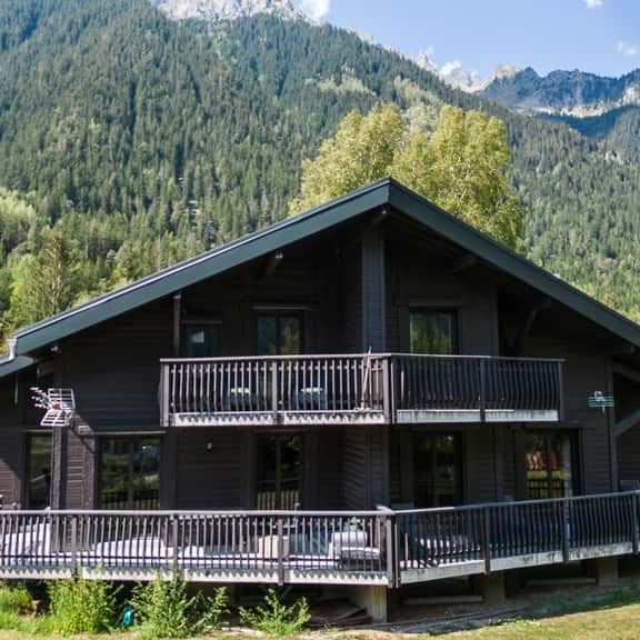 Contemporary Mountain Escape With Terrace Views - Image 1
