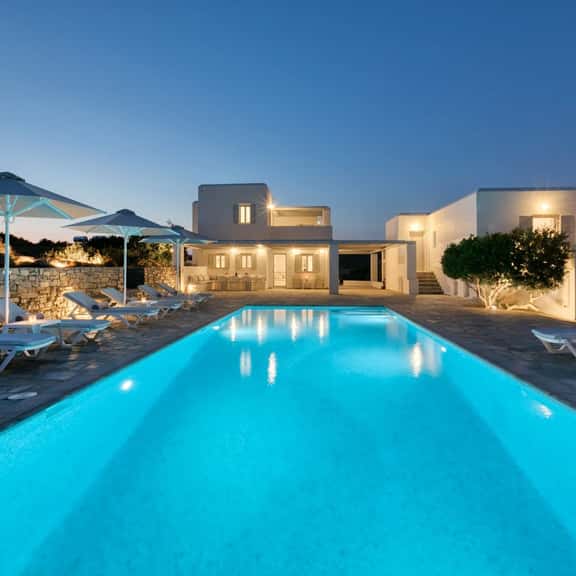 The Luxurious Quiet Corner Villa - Image 1