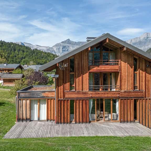 Mountain Escape Near Chamonix Valley - Image 1