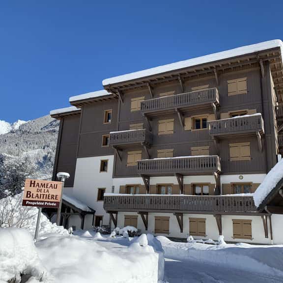 Central Chamonix Stay With Mountain Charm - Image 1