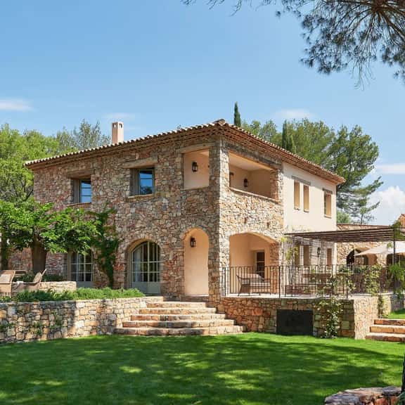 Serene Retreat Surrounded by Lavender Fields - Image 1