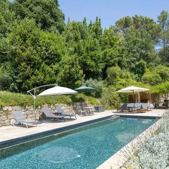 Charming Riverside Villas With Scenic Valley Views - Image 1