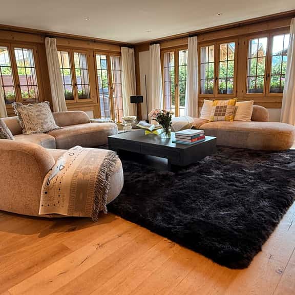 Spacious Garden Chalet With Modern Comforts - Image 1