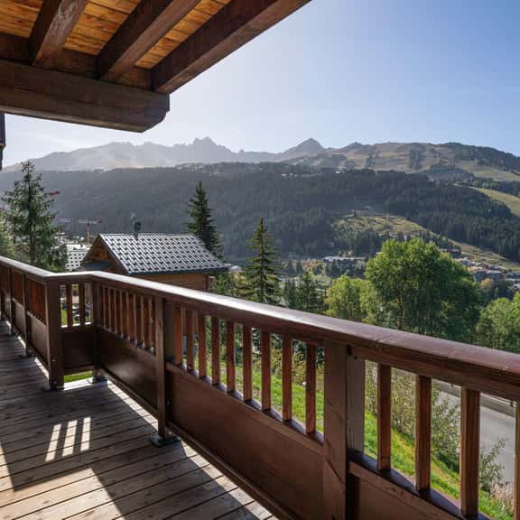A Refined Four-bedroom Mountain Escape - Image 1