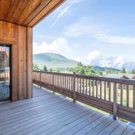 Stylish Duplex Apartment Near Alpine Slopes - Image 1