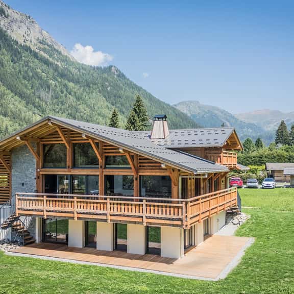 Chamonix Chalet With Gym and Solarium - Image 1