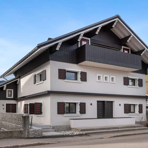 Contemporary Retreat With Five Ensuite Bedrooms - Image 1